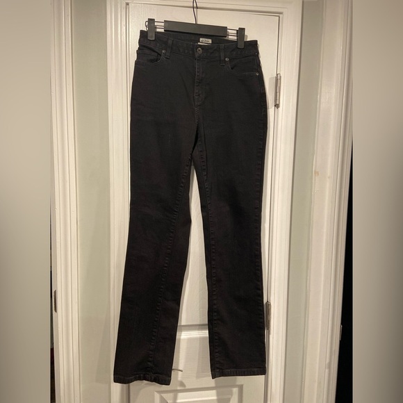 L.L. Bean Size 8 M/T Black Denim Original Fit Straight Leg Five Pocket Jeans - Picture 1 of 12